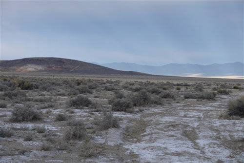 Nevada Eureka County 9.11-acre Crescent Valley parcel, T29N R48E, sec. 15, Lot 19, natural landscape with open land and distant mountains