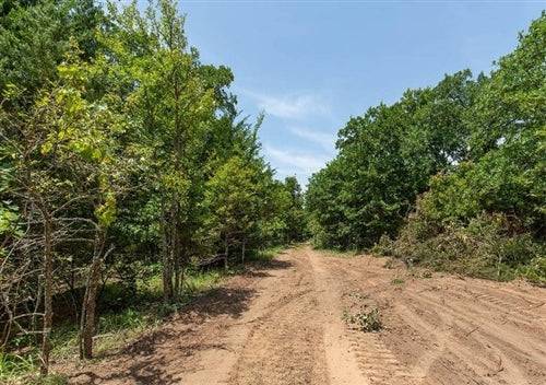 Oklahoma, McIntosh County, 2.66 Acre Timber Ridge, Lot 31. TERMS $194/Month